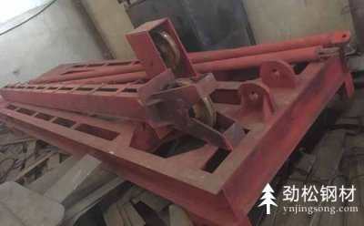 钢护筒打桩机