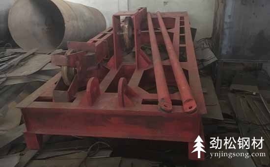 钢护筒打桩机