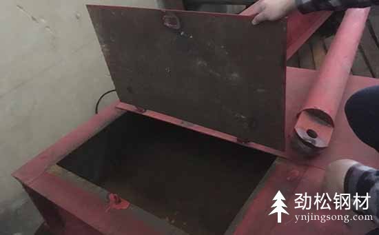 钢护筒打桩机